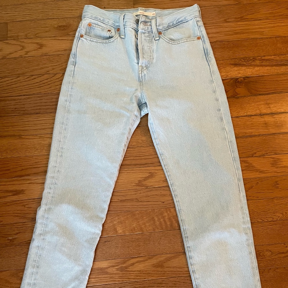 NWT Levi’s Wedgie Fit Ankle Jeans in Signal Lost